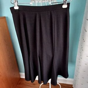 EUC Dana Buchman Black Gored Skirt - Women's Size Small